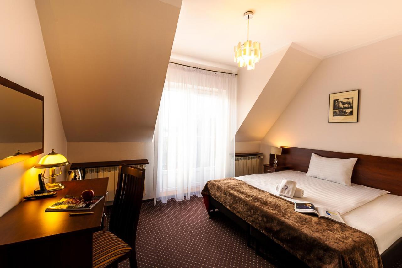 Hotel Kasztelan Dobczyce Exterior photo